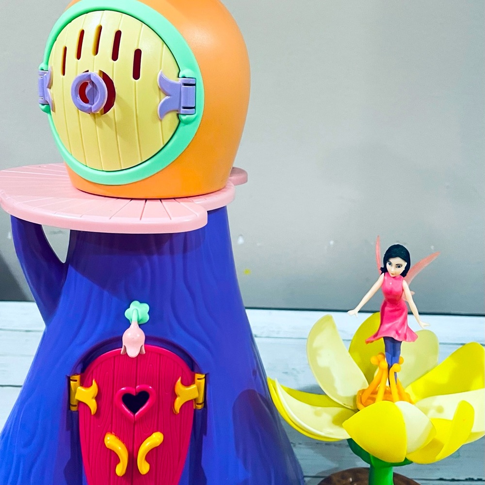 Fairy 🧚‍♀️ and Fairy House